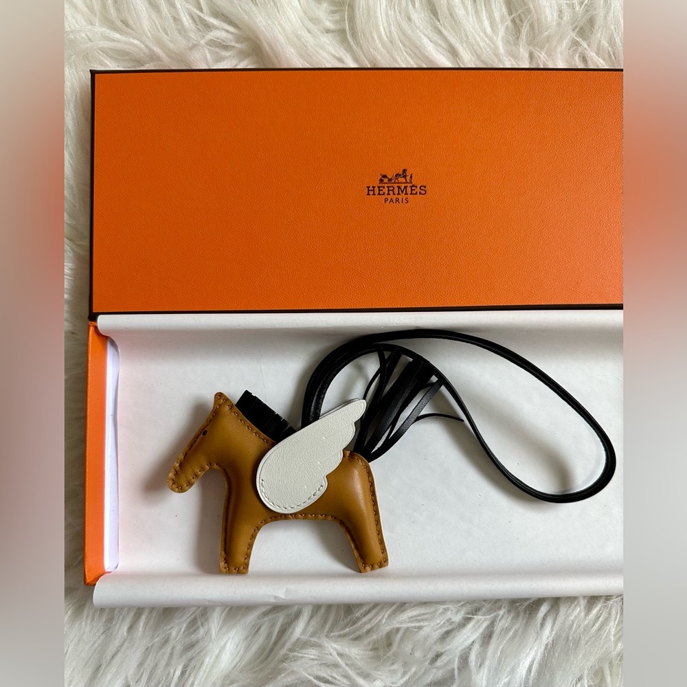 *SOLD* Hermes Pegase Sesame/Noir/Blac